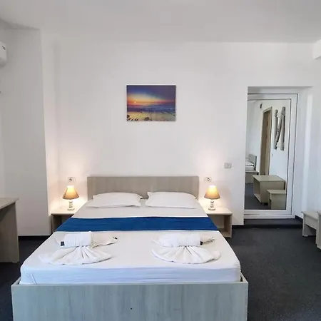 מלון Neptun 3*
